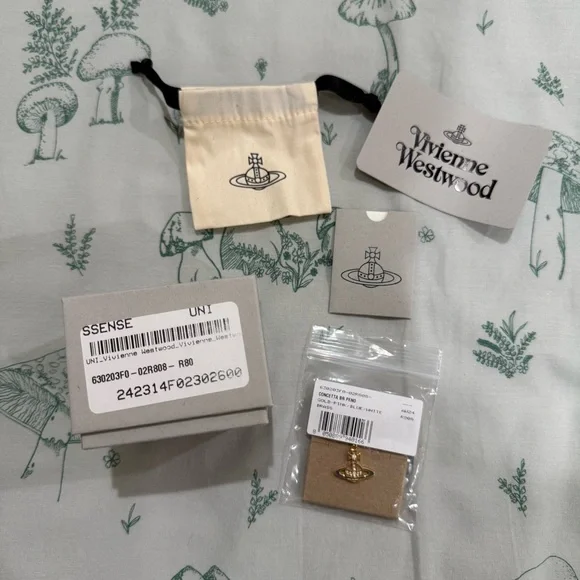 Vivienne Westwood Gold Concetta Bas Relief Pendant Necklace